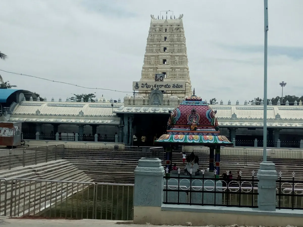 Sri Swayambhu Varasiddhi Vinayaka Swamy Temple (Kanipakam)